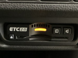 ハンドルの右下にETC2.0がついています。高速道路の料金所の通過も楽々です!。 カードの取り出しもしやすい場所についています。
