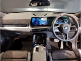 ☆センターパネルを運転席側に僅かに傾けたBMW独特のインパネ☆【駆け抜ける歓び】はここからもスタートしております☆