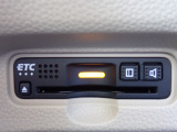 ■【ETC車載器】が装備されています。セットアップをしてお渡しとなり、ETCカードを差し込むだけで高速道路の利用が可能です。