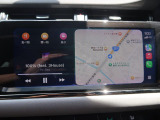 アップルカープレイに対応!運転中にあなたがスマホでしたいことを車載ディスプレイで直接操作可能。運転に集中しながら行き方を調べたりメッセージの送受信、音楽を聴くなど多様な操作が可能!