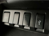 【USBポート】USBポートも装備されています♪スマートフォンのオーディオに連携も可能です。今や欠かせない装備の一つです!