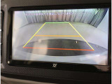 バックガイドモニターで、後方を確認しながら安心して駐車することができます。運転初心者も熟練者も必須の機能ですよ!