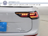 【LEDテールランプ】流れるリヤウィンカーを装備。スタイリッシュと高級感を演出します。
