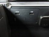 便利な充電用USBジャックも付いています。