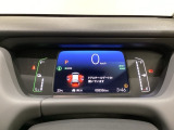 デジタル表示のスピードメーターとタコメーター、燃費やオドメーターなどの表示の他に、ホンダセンシング機能などの表示もできる多機能なマルチインフォメーション・ディスプレイです。