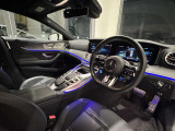 メルセデス・ベンツの定める厳しい基準をクリアしたお車のみをご案内させて頂きます。納車前整備はメーカー規定に基づき100項目以上にも及ぶ点検を熟練のメカニックによって行いご納車させて頂きます。