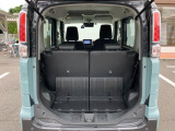 普段のお買い物や通勤、送迎等に十分な荷室スペースを確保しております。セカンドシートを倒すと、大きな荷物の積載も可能です♪