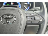 レーダークルーズコントロール(全車速追従機能付)付きです。車速に応じて追従支援してくれるので、ロングドライブも快適です。詳細は販売店スタッフまでおたずねください。