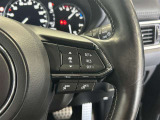 前方の車との車間を設定し、スピードを上げたり緩めたりを自動で行ってくれる追尾式の「レーダークルーズ」。上級装備の一つです!高級車にしかつかない嬉しい機能です。
