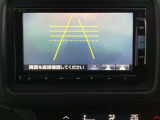 バックでの車庫入れも安心です!リアカメラが付いているバックモニター付のナビを装備しております。操作線もついており距離感も画面から確認できます。