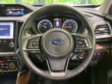 【純正革巻きステアリング】上質な革を使用することで、手にしっかり馴染みとても運転しやすいハンドルです♪