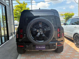 L663 Defender  3.0直6MHEVディーゼル 300ps/4,000rpm 66kgm/1,500-2,000rpm ZF8AT エアーサスペンション 275/45R22 可変ダンピング 発進/停止アダプティブクルコン デジタルミラー 1オーナー車