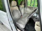 運転席シート廻りは使用感も少なく、良好な状態となっています。丁寧に使われていたことがよくわかりますね。