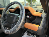 L663 Defender  3.0直6MHEVディーゼル 300ps/4,000rpm 66kgm/1,500-2,000rpm ZF8AT エアーサスペンション 275/45R22 可変ダンピング 発進/停止アダプティブクルコン デジタルミラー 1オーナー車
