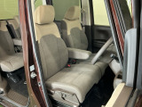 当車両は、次のお客様に気持ちよくお乗りいただくため、専門スタッフによる【徹底シートクリーニング】を施工済みです!