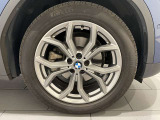 サービスにはドイツ本国と同様に教育と訓練を受け、BMWを知り尽くした「マイスター」が数多く在籍しております。360度による納車前点検整備で、お客様に安心と安全をお届けいたします。