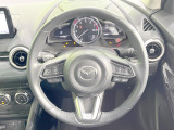 【純正革巻きステアリング】上質な革を使用することで、手にしっかり馴染みとても運転しやすいハンドルです♪