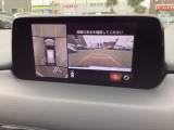 狭い場所での駐車やすれ違いなどでより的確な運転操作に役立つ360&deg;ビューモニターが装備されています。