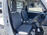 運転席からの視界もよくどなたがお乗りになられても運転しやすい車両になっています☆