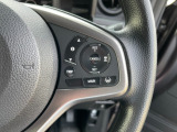 【アダプティブ・クルーズ・コントロール】予め設定した車速内でクルマが自動的に加減速。 前走車との適切な車間距離を維持しながら追従走行し、高速道路でのドライバーの疲労を軽減。「安全」をお求めください。