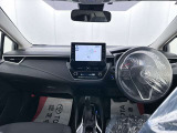 落ち着いたカラーの内装で、ゆったりと運転したい方に。