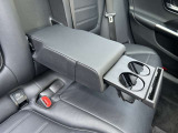 納車前整備は、メルセデスベンツ国際認定メカニックによる最新の検査ライン等の施設が充実した当社工場で入念に行います。メルセデス・ベンツの定める厳しい基準をクリアしたお車のみをご案内させて頂きます。