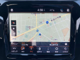 タッチスクリーンをタップするかスワイプするだけですべての機能を呼び出せます。Apple CarPlayおよびAndroid Autoに対応しスマートフォンとのシームレスな 連携も実現。さらに、USBポートを標準装備しています。