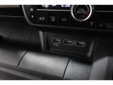 スマートフォンなどの音楽再生が可能なUSB接続ジャック装備車両です♪♪♪