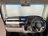 【前方視界】開放的な前方視界!運転がしやすく疲れにくいです♪窓が大きく、見通しがとっても良いおクルマですよ♪