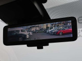 車両後方を映し出します・スマートルームミラー装備です。