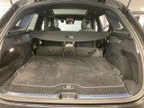 当店でお車をご購入のお客様はオーナー様専用保険「メルセデス・ベンツ保険」にご加入頂けます。飛来物によるフロントガラス破損やパンクによるタイヤ交換の際に、修理費用の一部をお支払いしております。