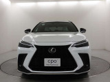 スピンドルグリルがレクサスらしさを強調します。
