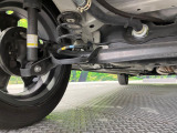 お車を安心してお乗りいただく為には、足回りの定期点検が欠かせません。サービスサポート(有償保証)では無料点検もご提供しており、安心のカーライフをお過ごしいただけるサポート体制が整っています。