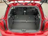 荷室空間も広々しています。