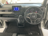 【前方視界】開放的な前方視界!運転がしやすく疲れにくいです♪窓が大きく、見通しがとっても良いおクルマですよ♪