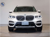 ☆BMWの代名詞とも言える【キドニーグリル】一目見ただけでBMW車であると認識できる確固たるアイコンとして存在感を放ちます☆