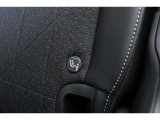 さらにチャイルドシートとクルマの固定金具を連結するだけでガッチリ固定できるアイソフィックス対応です!!