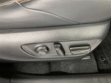 納車前にご案内しますボディーコーティングを施工する事をお勧めします。理由1納車時ピカピカ、2洗車も楽々だし雨で多少の汚れも無くなります、3運転してて気持ちがよいetc.