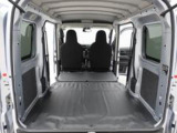 納車の前にはエンジンオイル、オイルエレメント、エアクリーナー、クーラント、バッテリー、ワイパーゴムのチェックまたは交換を行います!