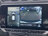 アラウンドビューモニターです!上空から貴方のお車をモニタニングしている様に車両の周りの安全確認が出来ます!