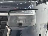 LEDヘッドライトは、点灯の瞬間から最大光量を発揮し、突然暗くなるトンネルなどでの安定感を高めます。