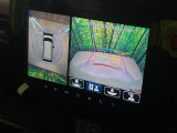 【パノラミックビューモニター】専用のカメラにより、上から見下ろしたような視点で360度クルマの周囲を確認することができます☆死角部分も確認しやすく、狭い場所での切り返しや駐車もスムーズに行えます。