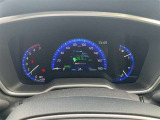 視認性に優れたメーターを採用しており、走行中でも車速や情報が分かりやすく表示されます。運転時の視線移動をむりのない範囲に抑え、快適で安心感のあるドライブをサポートします。