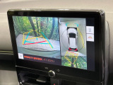 【パノラミックビューモニター】専用のカメラにより、上から見下ろしたような視点で360度クルマの周囲を確認することができます☆死角部分も確認しやすく、狭い場所での切り返しや駐車もスムーズに行えます。