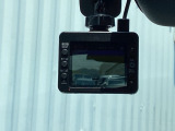 ドライブレコーダー付きです!!映像・音声などを記録する車載装置です。 もしもの事故の際の記録はもちろん、旅行の際の思い出としてドライブの映像を楽しむことができます!!