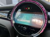車両の詳細、ご質問につきましては、弊社営業スタッフまでお気軽にご連絡下さいませ。遠方のお客様には実車の詳細画像の送信も承ります。お客様からのお問合せをお待ち致しております。