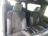 シートの位置・リクライニングを電動で調整できる「パワーシート」!