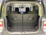 普段のお買い物や通勤、送迎等に十分な荷室スペースを確保しております。セカンドシートを倒すと、大きな荷物の積載も可能です♪
