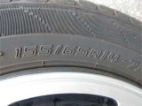 タイヤサイズは、155/65R14です。