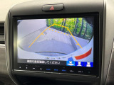 【バックカメラ】駐車時に後方がリアルタイム映像で確認できます。大型商業施設や立体駐車場での駐車時や、夜間のバック時に大活躍!運転スキルに関わらず、今や必須となった装備のひとつです!